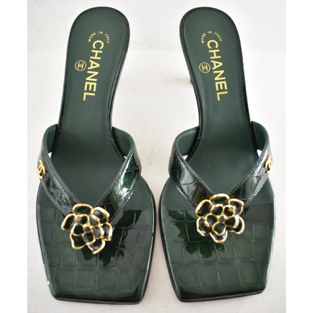 Chanel 26A Green Crocodile Croc CC Flower Backless Mule Heel Thong Sandal 40